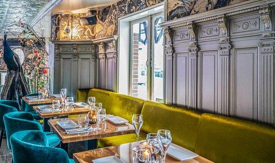 YOLO restaurant-bar