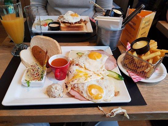 Lunchroom Carrousel