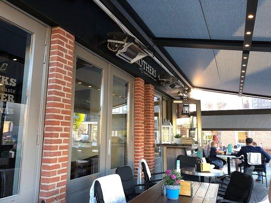 Grand Cafe 2 brothers