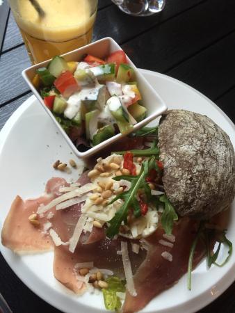 Lunch cafe Box 5